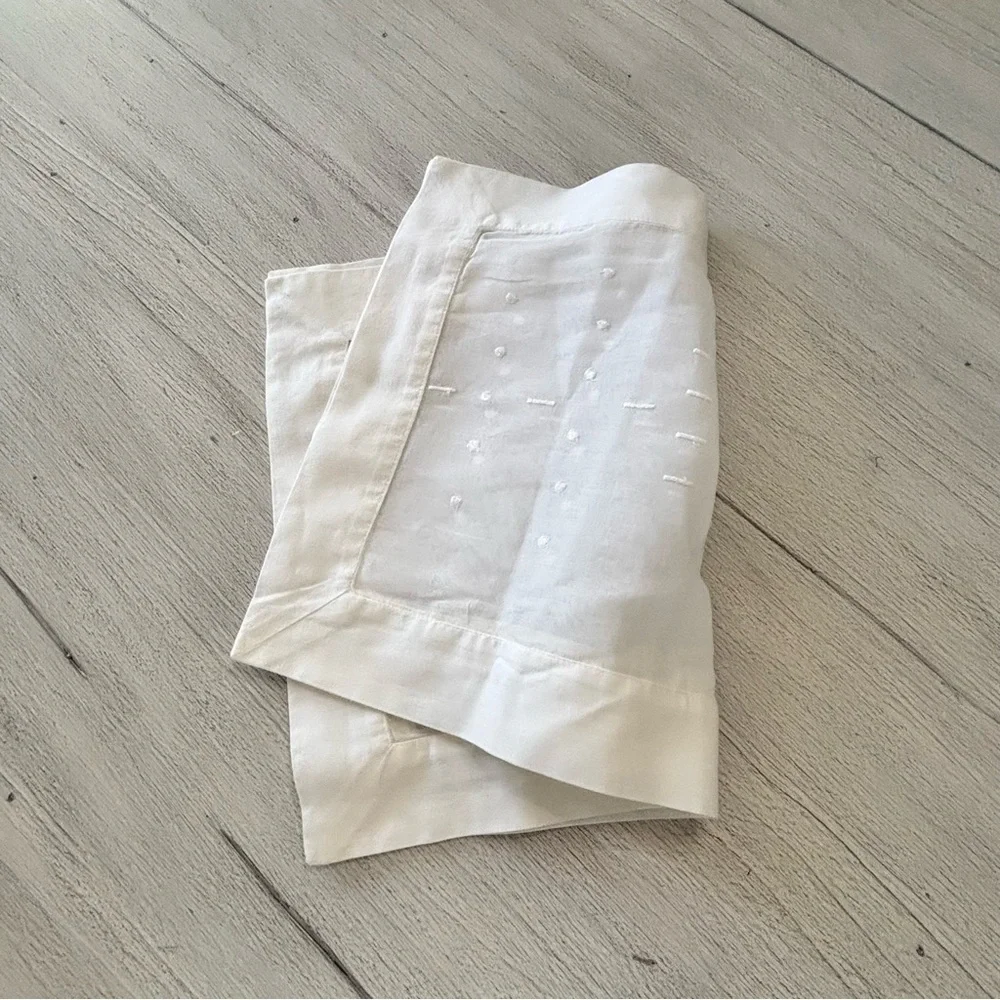 BLANC D’IVOIRE Set Of 2 White 100% Cotton Sheer Luxury Embroidered 19” X 13”